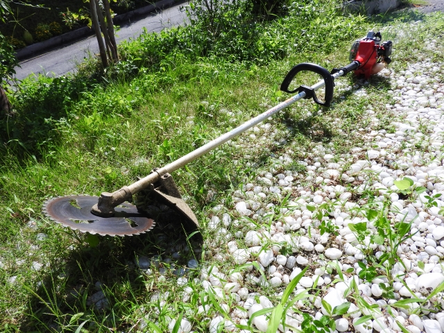 雑草対策に便利な草刈り道具。手抜き伐根作業に便利が道具。 | 雑草対策アドバイザー